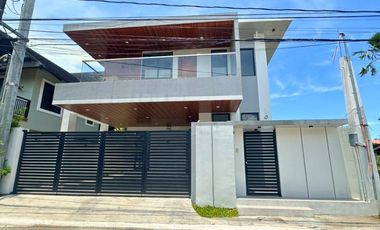 FOR SALE MODERN HOUSE WITH POOL IN BF HOMES PARANAQUE