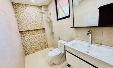 FOR SALE MODERN HOUSE WITH POOL IN BF HOMES PARANAQUE
