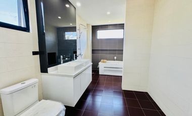 FOR SALE MODERN HOUSE WITH POOL IN BF HOMES PARANAQUE