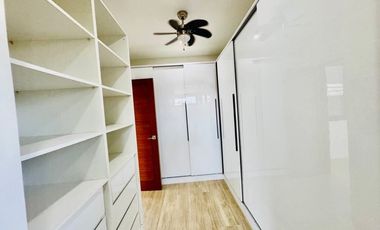 FOR SALE MODERN HOUSE WITH POOL IN BF HOMES PARANAQUE
