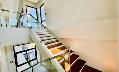 FOR SALE MODERN HOUSE WITH POOL IN BF HOMES PARANAQUE