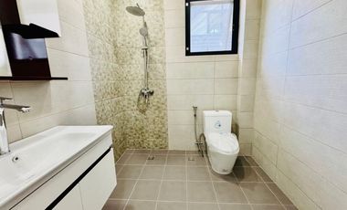 FOR SALE MODERN HOUSE WITH POOL IN BF HOMES PARANAQUE