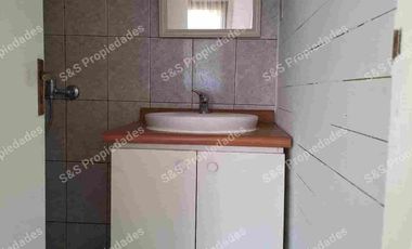 Arriendo Casa 40m2 patio y jardin