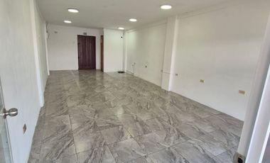 Local Comercial en Alquiler en la Alborada,  Planta Baja, 1 Baño, Plaza Comercial, Norte de Guayaquil.