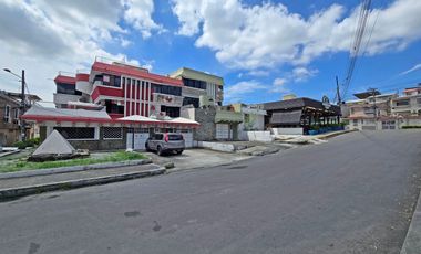 Alquiler de Habitación de un solo ambiente, Planta baja, ingreso independiente - Sauces 9, frente a parque lineal Sauces 9.