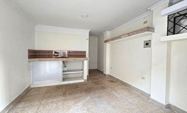 Alquiler de Habitación de un solo ambiente, Planta baja, ingreso independiente - Sauces 9, frente a parque lineal Sauces 9.