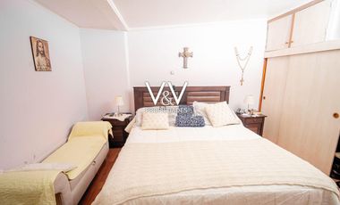 SE VENDE HERMOSA CASA EN PSJE CHAUCA.