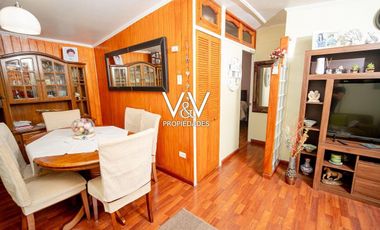 SE VENDE HERMOSA CASA EN PSJE CHAUCA.