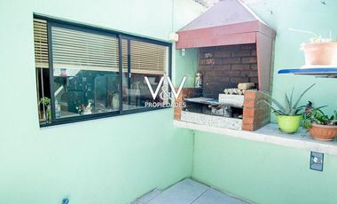 SE VENDE HERMOSA CASA EN PSJE CHAUCA.