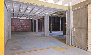 Alquiler de Bodega de 292 m² con Cerramiento - Centro de Guayaquil, Calle Carchi, entre Colón y Sucre.