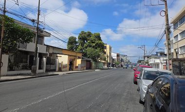 Alquiler de Bodega de 292 m² con Cerramiento - Centro de Guayaquil, Calle Carchi, entre Colón y Sucre.