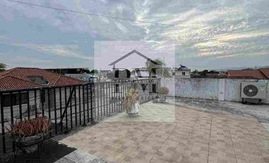 Casa en Venta, Barrio del Centenario, Sector Sur de Guayaquil, Ecuador, cerca a Clínica Alcivar.