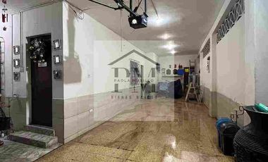 Casa en Venta, Barrio del Centenario, Sector Sur de Guayaquil, Ecuador, cerca a Clínica Alcivar.