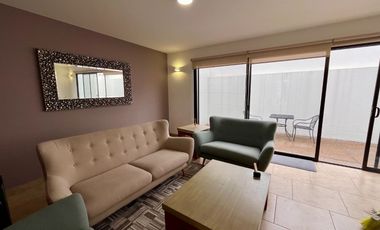 CASA AMUEBLADA EN RENTA, TORRE DE PIEDRA JURIQUILLA, Qro.