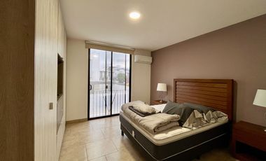 CASA AMUEBLADA EN RENTA, TORRE DE PIEDRA JURIQUILLA, Qro.