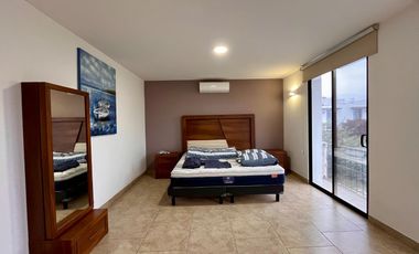 CASA AMUEBLADA EN RENTA, TORRE DE PIEDRA JURIQUILLA, Qro.