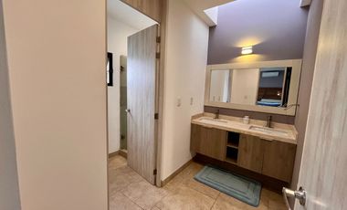 CASA AMUEBLADA EN RENTA, TORRE DE PIEDRA JURIQUILLA, Qro.