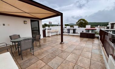 CASA AMUEBLADA EN RENTA, TORRE DE PIEDRA JURIQUILLA, Qro.