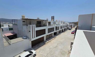 Casa en venta totalmente equipada Fracc El Diamante zona sur pte cerca de plaza cristal