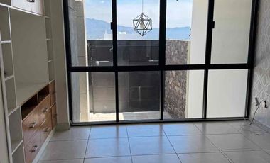 Casa en venta dentro de Frac privado Lomas verdes rumbo al campestre