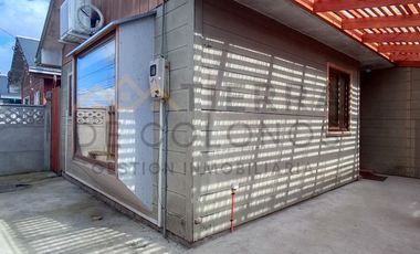 Tierra de Colonos Vende  hermosa y céntrica casa Frutillar Alto