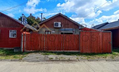 Tierra de Colonos Vende  hermosa y céntrica casa Frutillar Alto