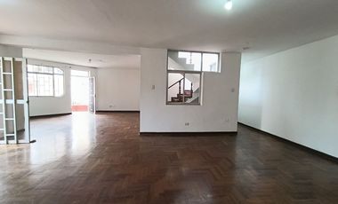 Espaciosa Casa En Alquiler En Esquina A Unos Pasos De La Av. La Marina