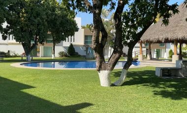 CASA EN VENTA EN RESIDENCIAL CON ALBERCA EN YAUTEPEC, MORELOS