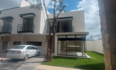 CASA EN VENTA EN PRIVADA EN CANCUN