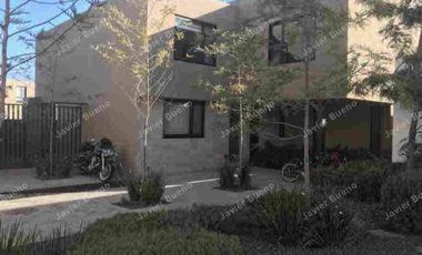 Casa en condominio con doble filtro de seguridad