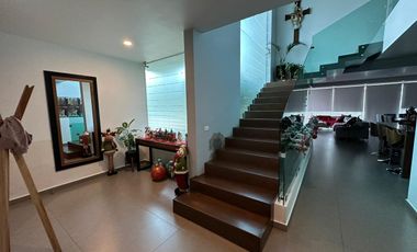 RESIDENCIA SEMIAMUEBLADA EN RENTA EN RINCONADA DEL BOSQUE $78,000.00 más Mantenimiento