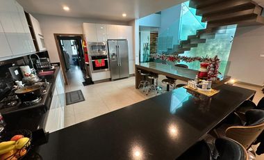 RESIDENCIA SEMIAMUEBLADA EN RENTA EN RINCONADA DEL BOSQUE $78,000.00 más Mantenimiento