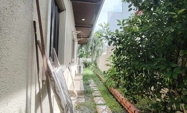Preowned House and Lot in Villa Caseres in Sta Rosa Laguna -EGR
