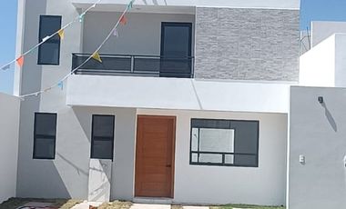 CASA NUEVA EN TEQUISQUIAPAN, EN FRACCIONAMIENTO PRIVADO, PORTÓN ELÉCTRICO, VIGILANCIA DURANTE EL DÍA.