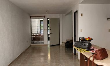 RENTO HERMOSA CASA FRACC LOS MANANTIALES $8,000.00 EQUIPADA CON CLOSETS, COCINA Y CALENTADOR SOLAR