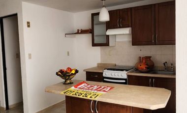RENTO HERMOSA CASA FRACC LOS MANANTIALES $8,000.00 EQUIPADA CON CLOSETS, COCINA Y CALENTADOR SOLAR