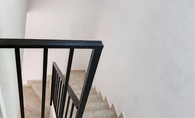 RENTO HERMOSA CASA FRACC LOS MANANTIALES $8,000.00 EQUIPADA CON CLOSETS, COCINA Y CALENTADOR SOLAR
