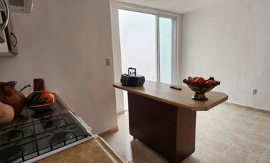 RENTO HERMOSA CASA FRACC LOS MANANTIALES $8,000.00 EQUIPADA CON CLOSETS, COCINA Y CALENTADOR SOLAR