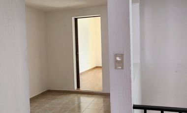 RENTO HERMOSA CASA FRACC LOS MANANTIALES $8,000.00 EQUIPADA CON CLOSETS, COCINA Y CALENTADOR SOLAR