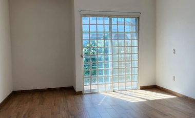 RENTO HERMOSA CASA FRACC LOS MANANTIALES $8,000.00 EQUIPADA CON CLOSETS, COCINA Y CALENTADOR SOLAR