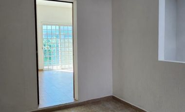RENTO HERMOSA CASA FRACC LOS MANANTIALES $8,000.00 EQUIPADA CON CLOSETS, COCINA Y CALENTADOR SOLAR