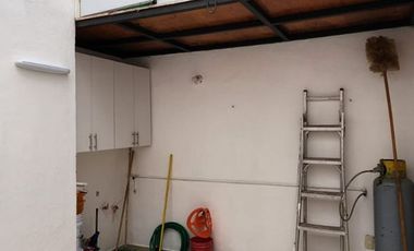 RENTO HERMOSA CASA FRACC LOS MANANTIALES $8,000.00 EQUIPADA CON CLOSETS, COCINA Y CALENTADOR SOLAR
