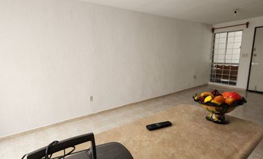 RENTO HERMOSA CASA FRACC LOS MANANTIALES $8,000.00 EQUIPADA CON CLOSETS, COCINA Y CALENTADOR SOLAR