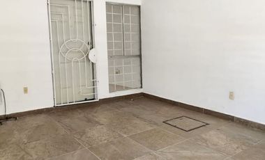 RENTO HERMOSA CASA FRACC LOS MANANTIALES $8,000.00 EQUIPADA CON CLOSETS, COCINA Y CALENTADOR SOLAR