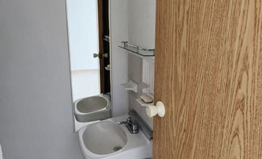 RENTO HERMOSA CASA FRACC LOS MANANTIALES $8,000.00 EQUIPADA CON CLOSETS, COCINA Y CALENTADOR SOLAR