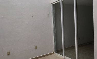 RENTO HERMOSA CASA FRACC LOS MANANTIALES $8,000.00 EQUIPADA CON CLOSETS, COCINA Y CALENTADOR SOLAR