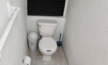 RENTO HERMOSA CASA FRACC LOS MANANTIALES $8,000.00 EQUIPADA CON CLOSETS, COCINA Y CALENTADOR SOLAR