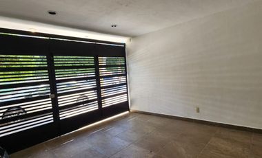 RENTO HERMOSA CASA FRACC LOS MANANTIALES $8,000.00 EQUIPADA CON CLOSETS, COCINA Y CALENTADOR SOLAR