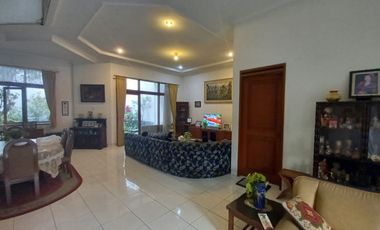 DIJUAL RUMAH KLASIK LINGKUNGAN ASRI UDARA SEJUK CIPAKU INDAH BANDUNG UTARA
