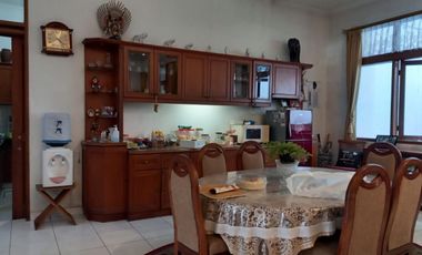 DIJUAL RUMAH KLASIK LINGKUNGAN ASRI UDARA SEJUK CIPAKU INDAH BANDUNG UTARA